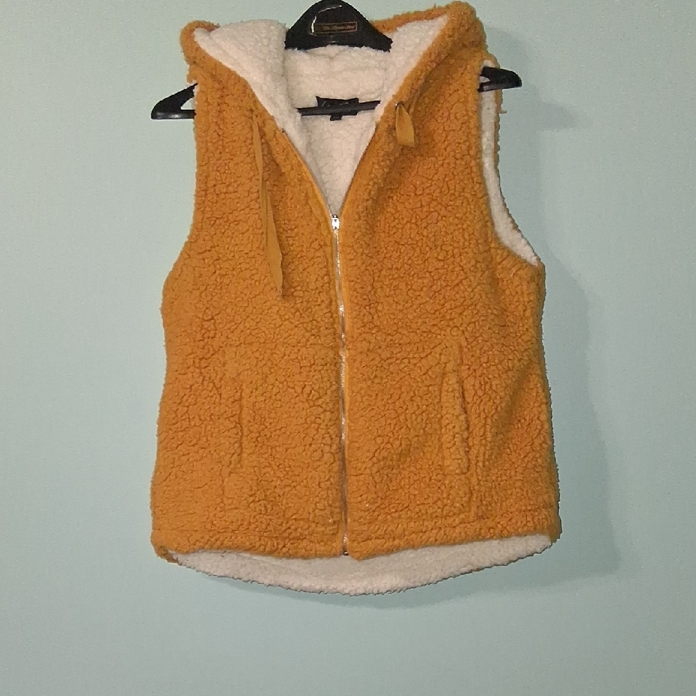 Love Tree Golden Sherpa Vest